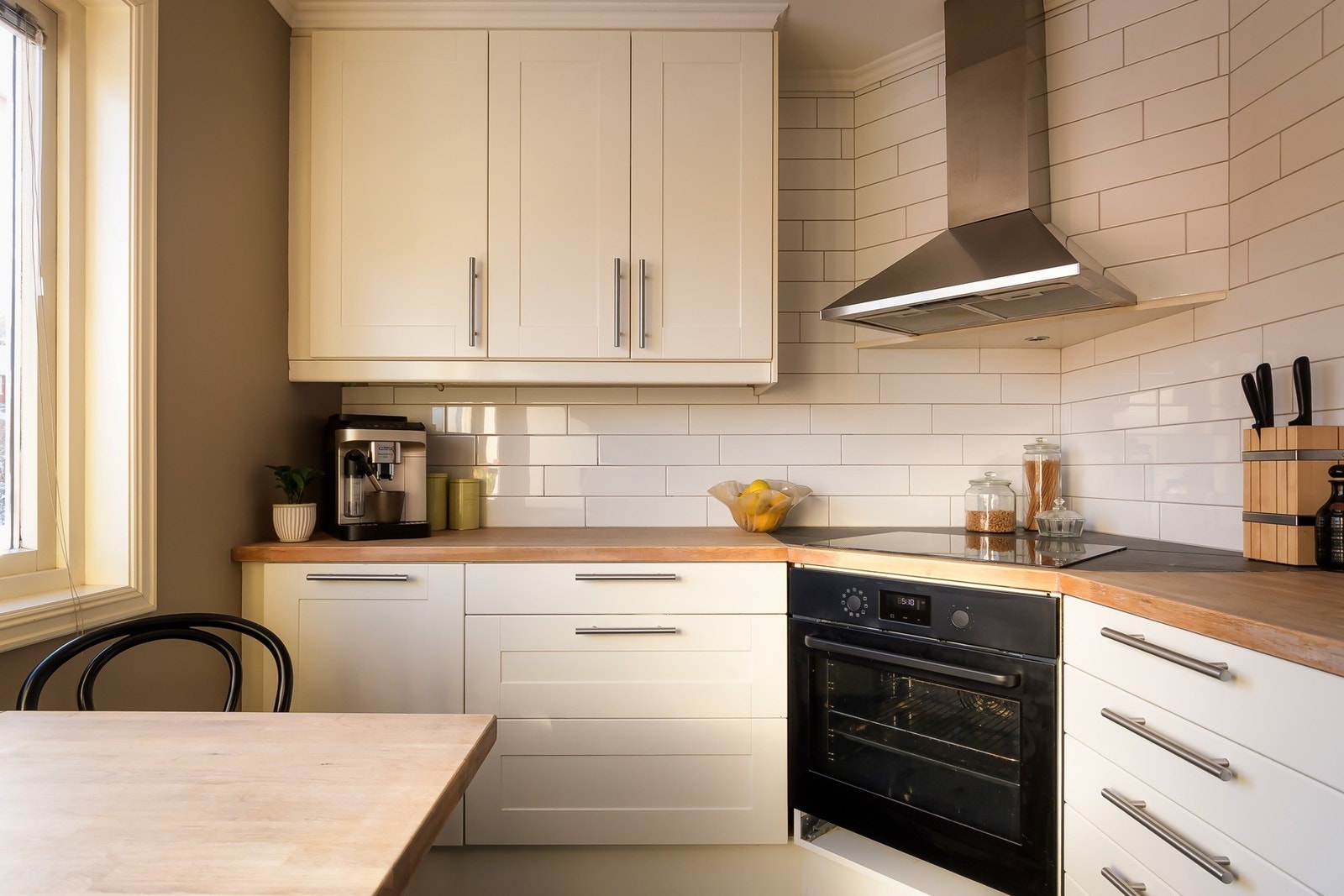 Benkeplaten er i heltre Galleribilde