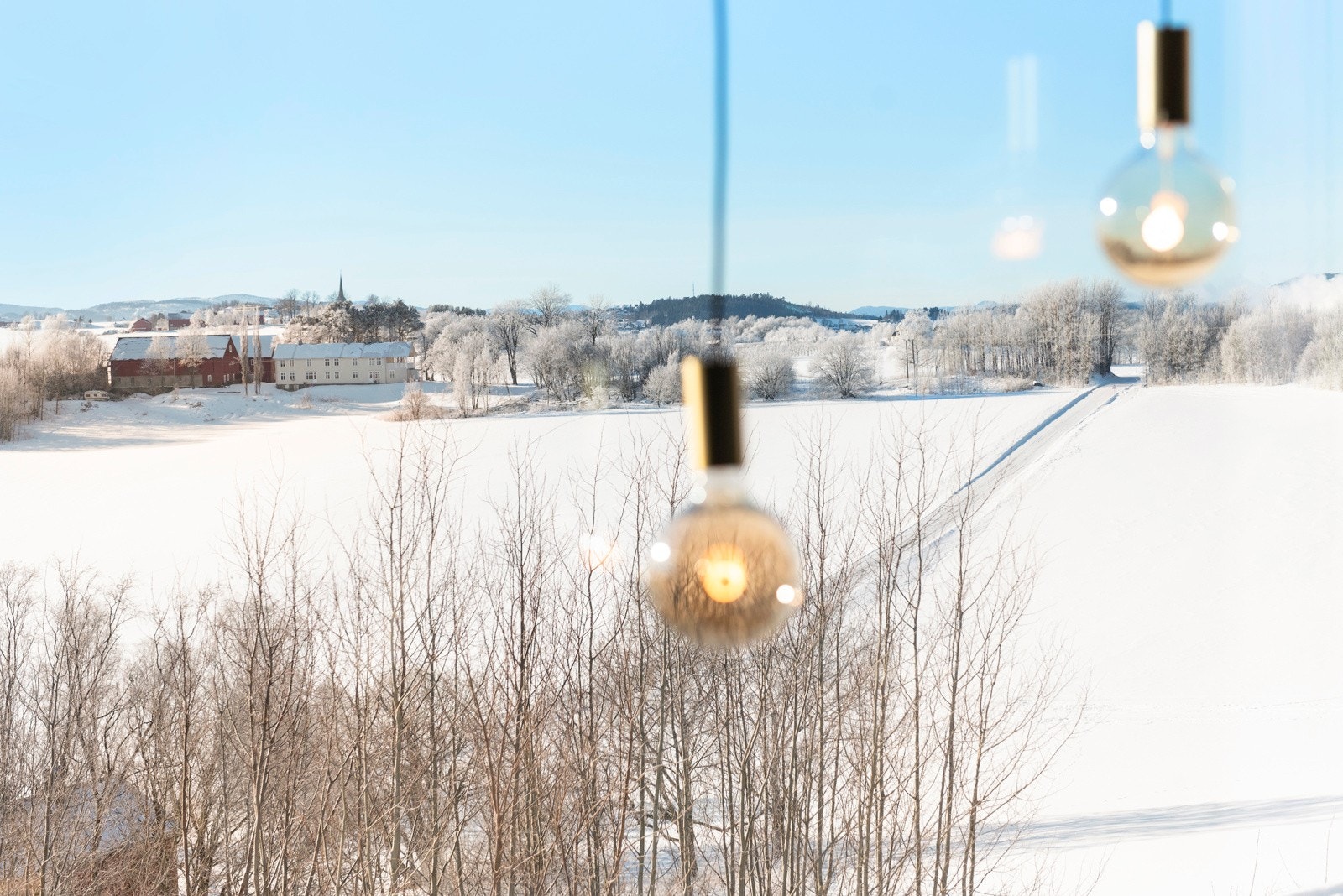 Utsikt fra stue og veranda. Galleribilde