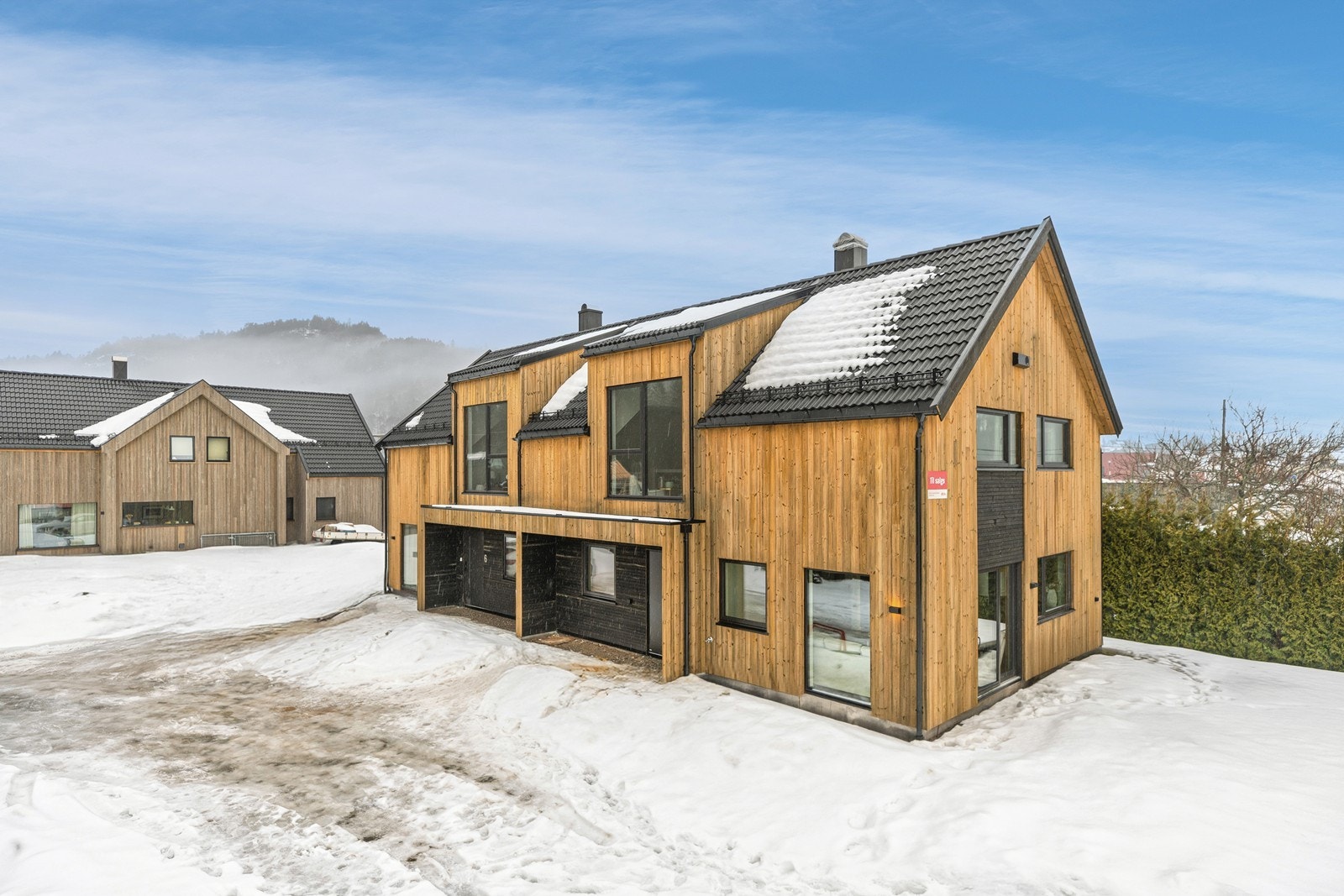 Ny, flott del av vertikaldelt tomannsbolig i nytt boligfelt på Mosby Galleribilde