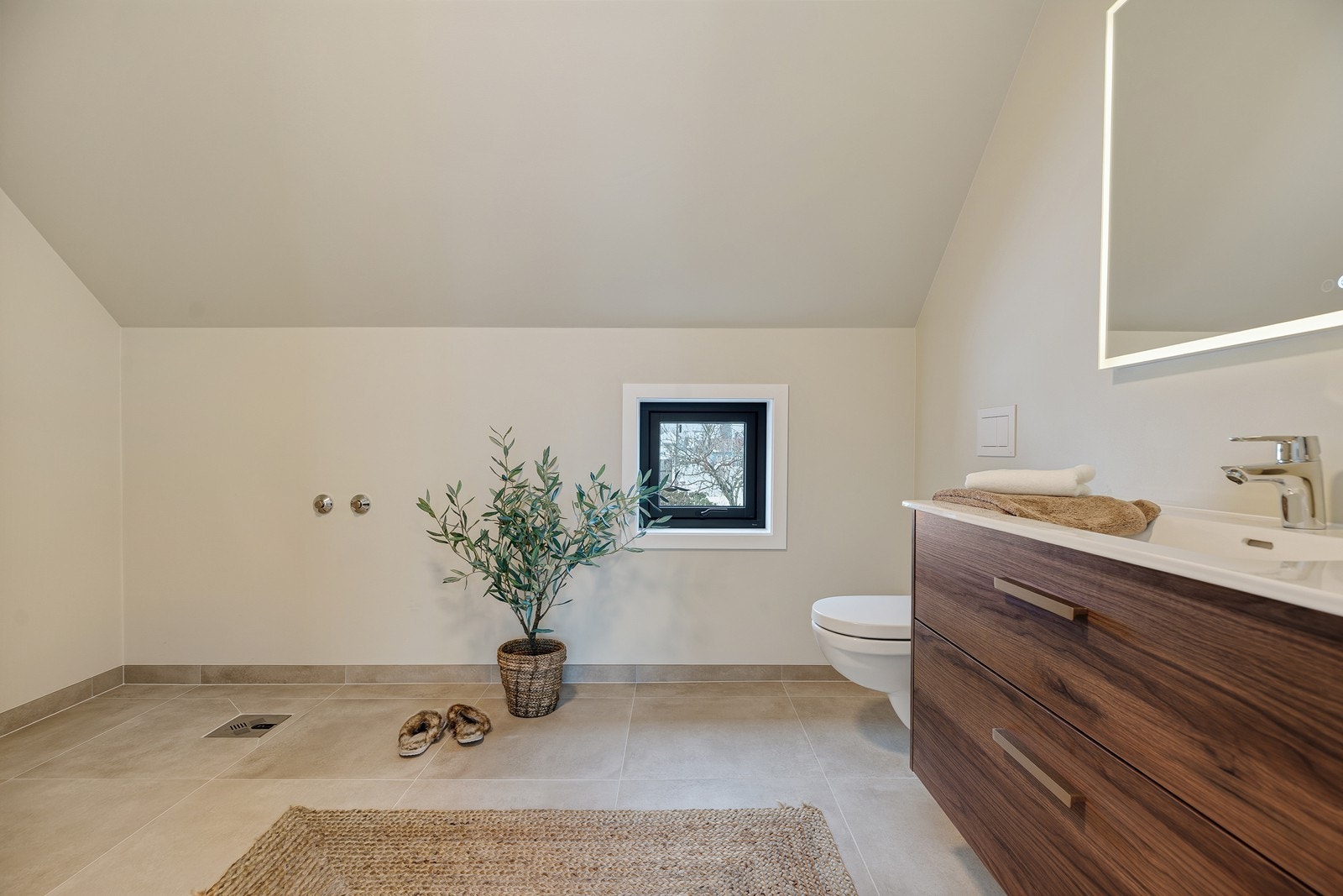 Baderom 2 med opplegg for vask og tørk Galleribilde