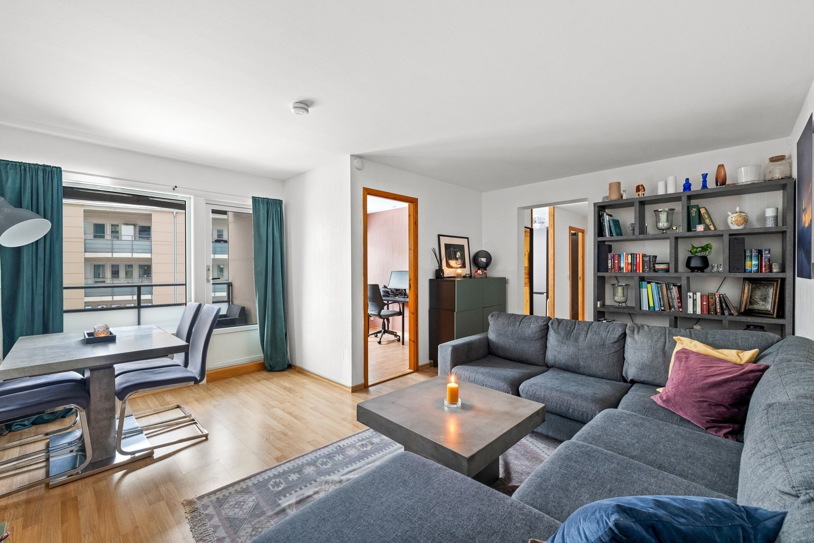 Eiendomsmegler Andreas Christophersen ønsker velkommen til Høybråtenveien 17A! Galleribilde