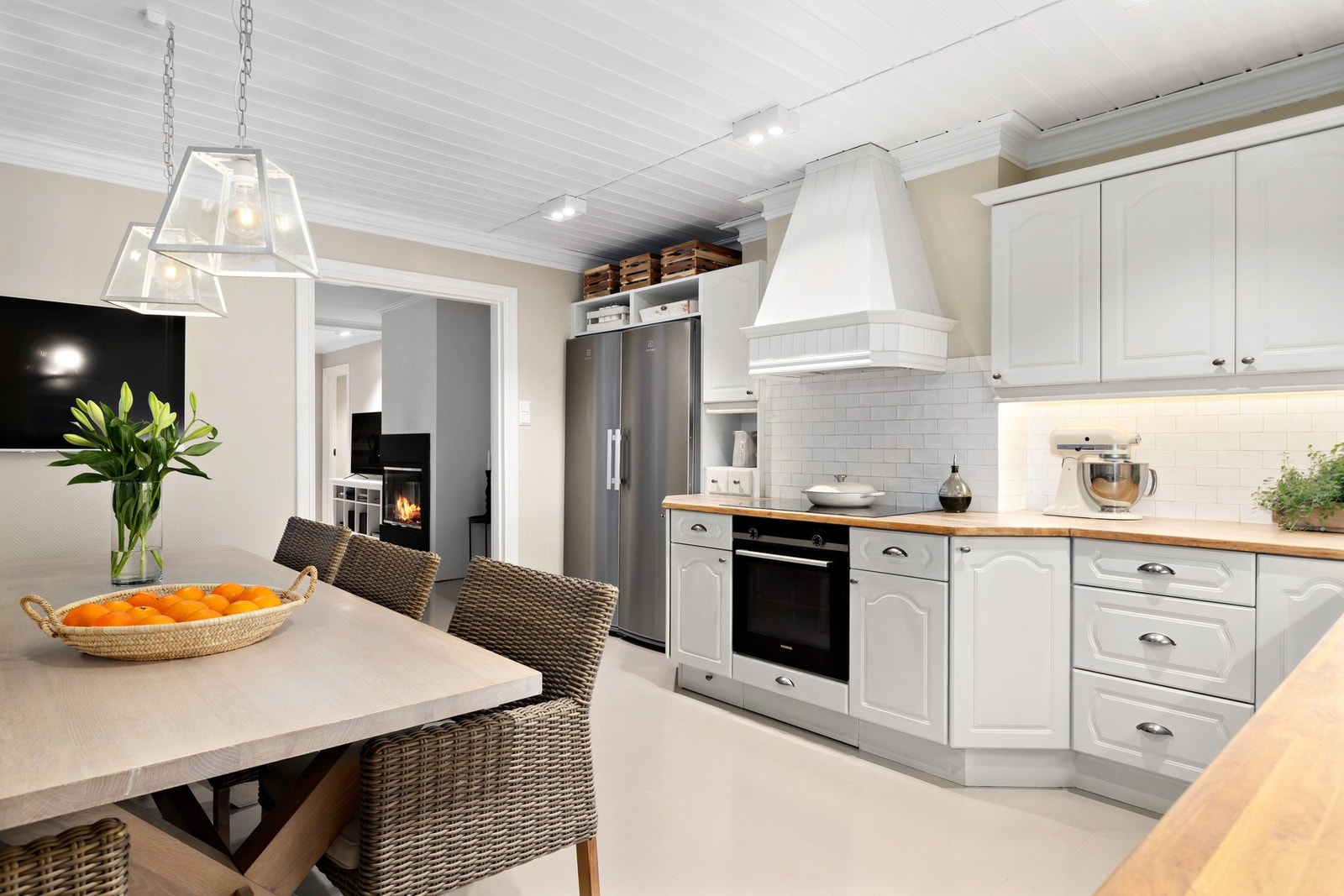 Integrerte hvitevarer på kjøkkenet medfølger. Galleribilde