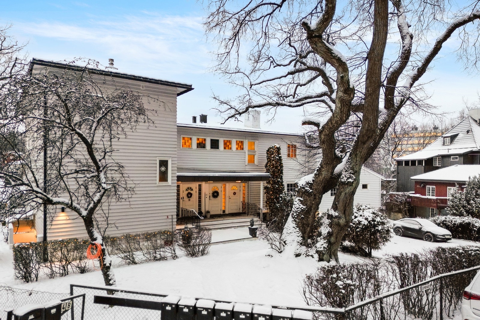 Leiligheten er en del av en firemannsbolig. Galleribilde