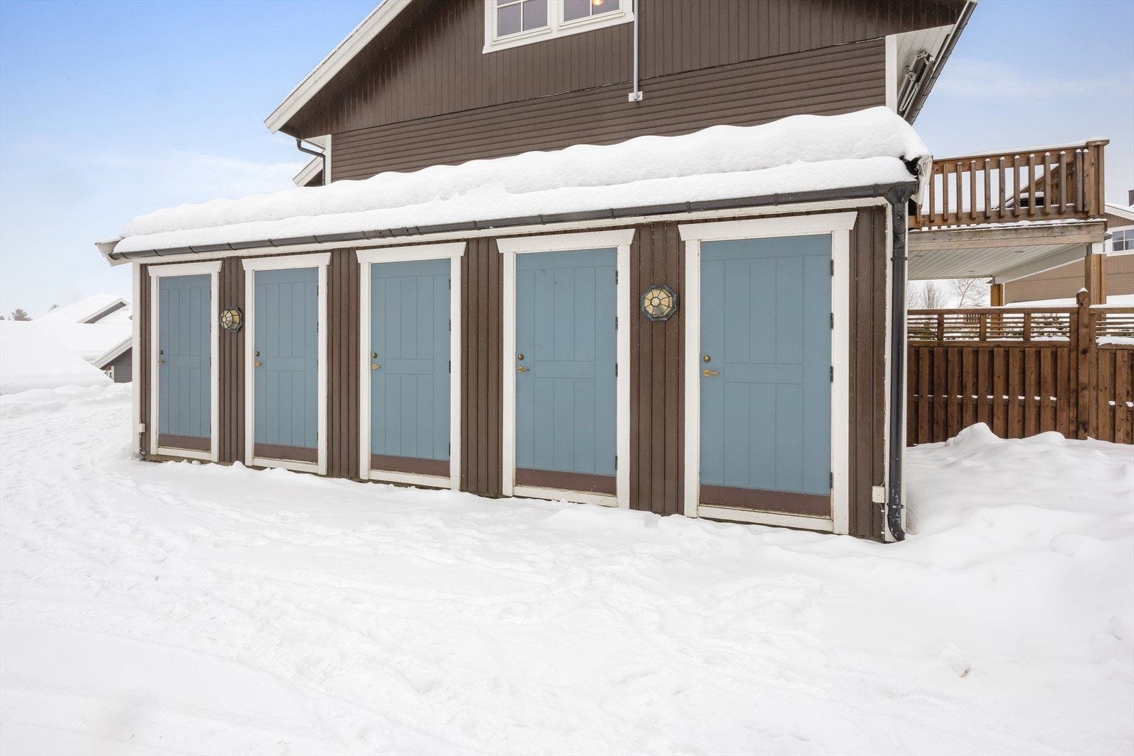 Det medfølger en utvendig bod på 5 m². Galleribilde