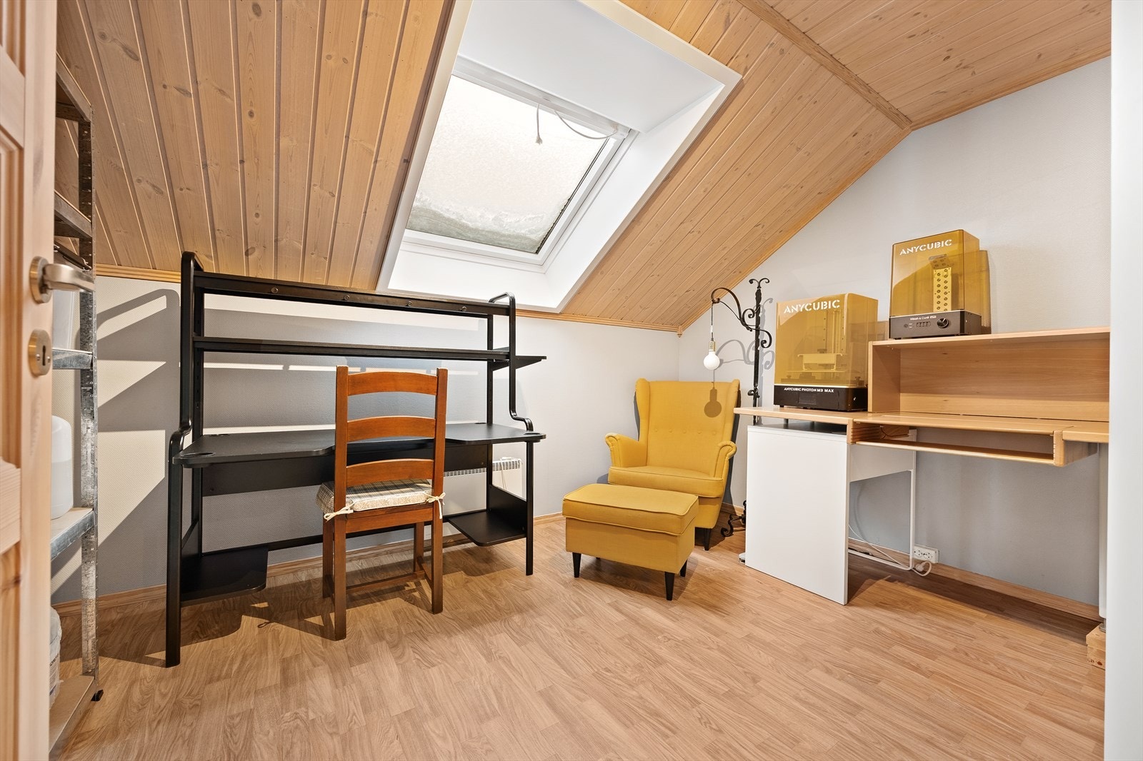 Etasjen inneholder også leilighetens tredje soverom, som ligger adskilt fra de andre. Galleribilde