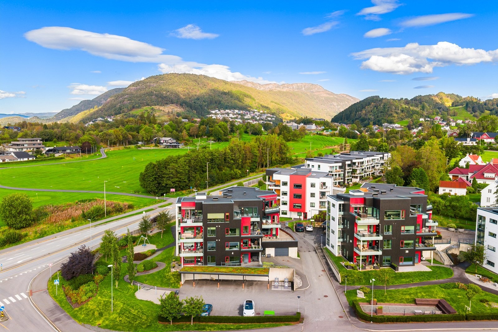 Et veldrevet eierseksjonssameie, med bare 3 852kr i felleskostnader. Galleribilde