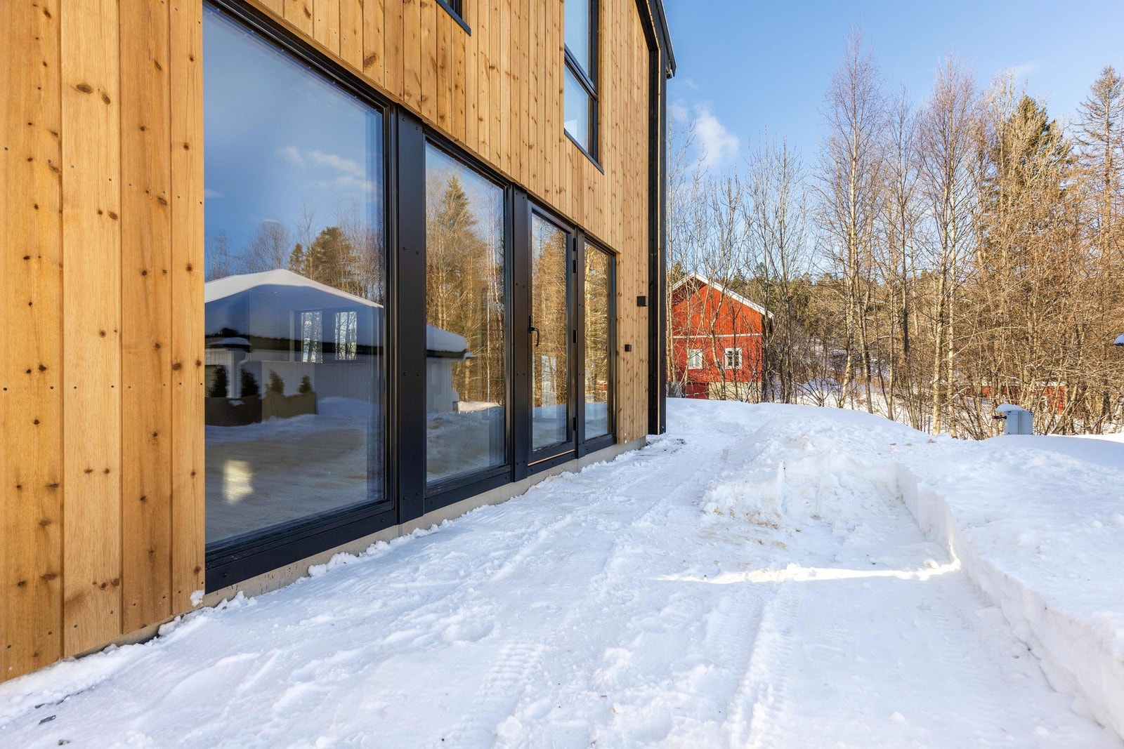 Utenfor stue og kjøkken i første etasje kan man etablere en markterrasse dersom man ønsker det. Galleribilde