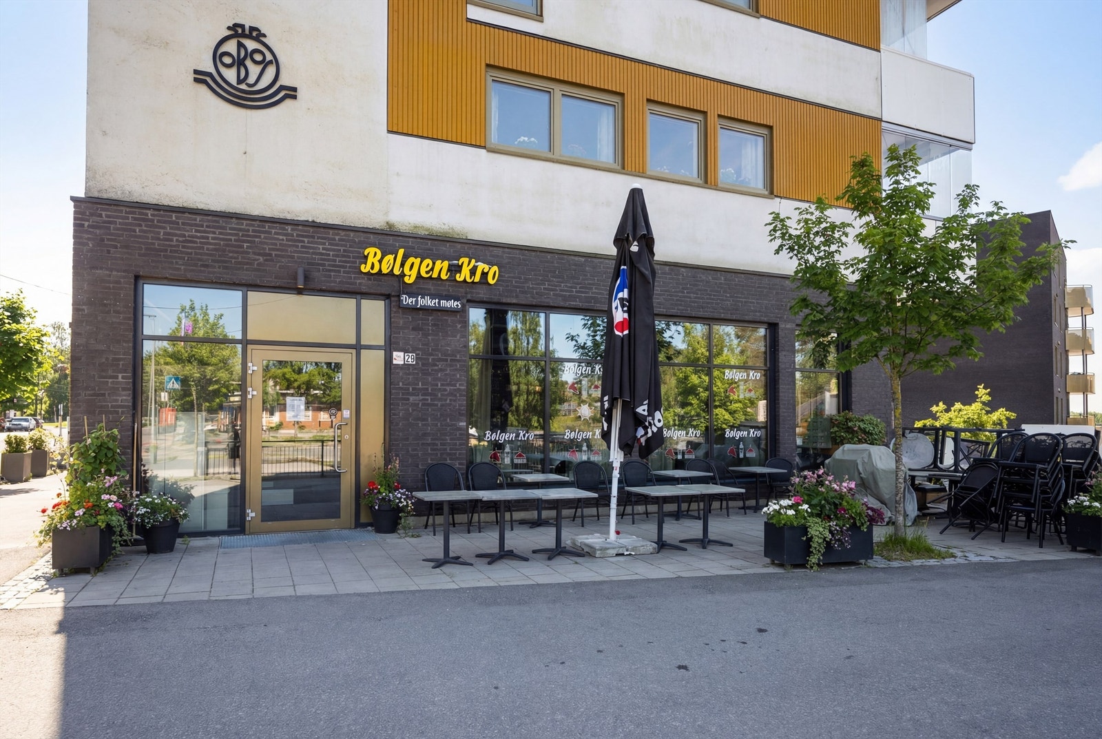 I nærområdet finnes lokale servicetilbud, som bidrar til et enkelt hverdagsliv. Galleribilde