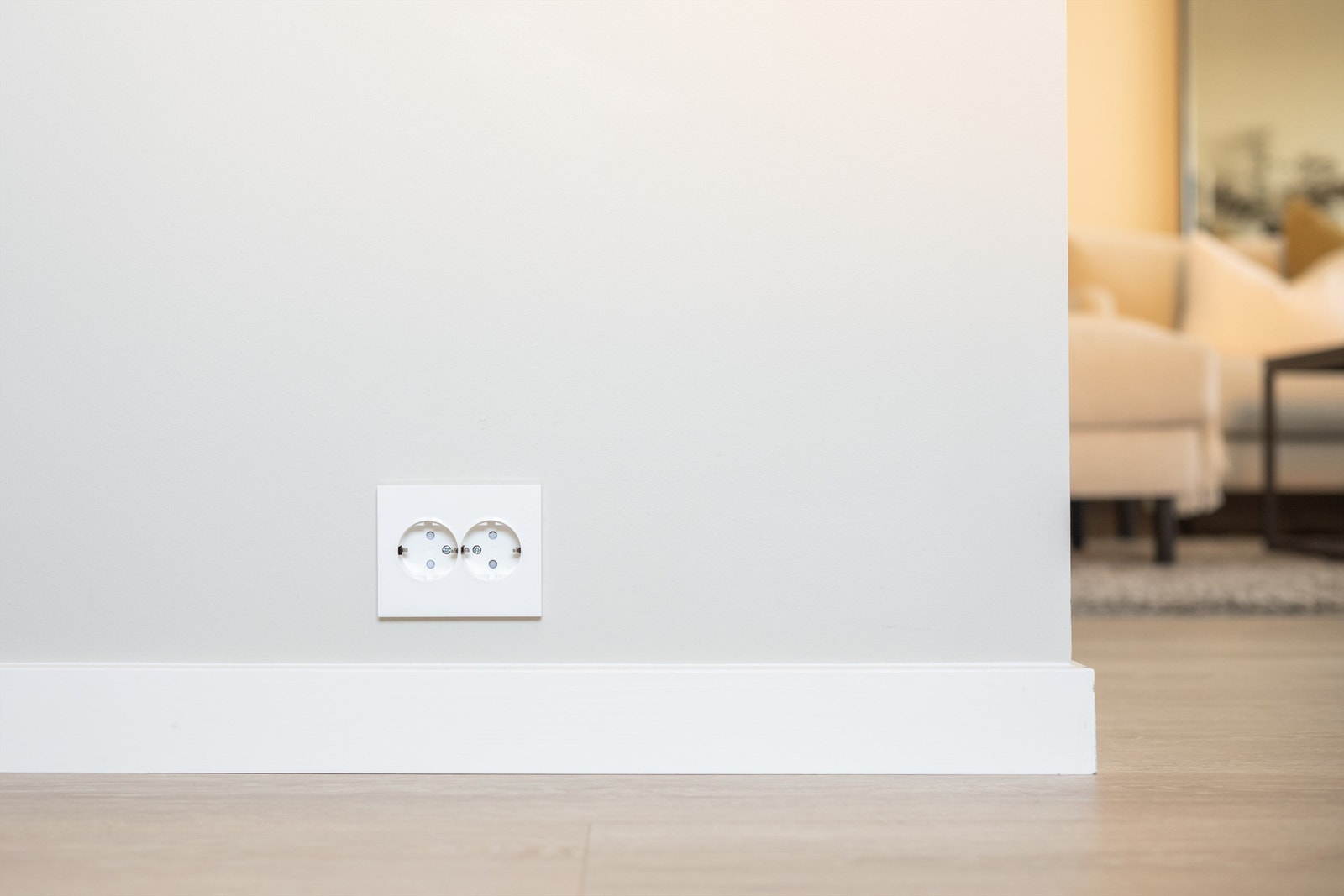 Det elektriske anlegget er oppgradert med moderne stikkontakter og brytere. Galleribilde