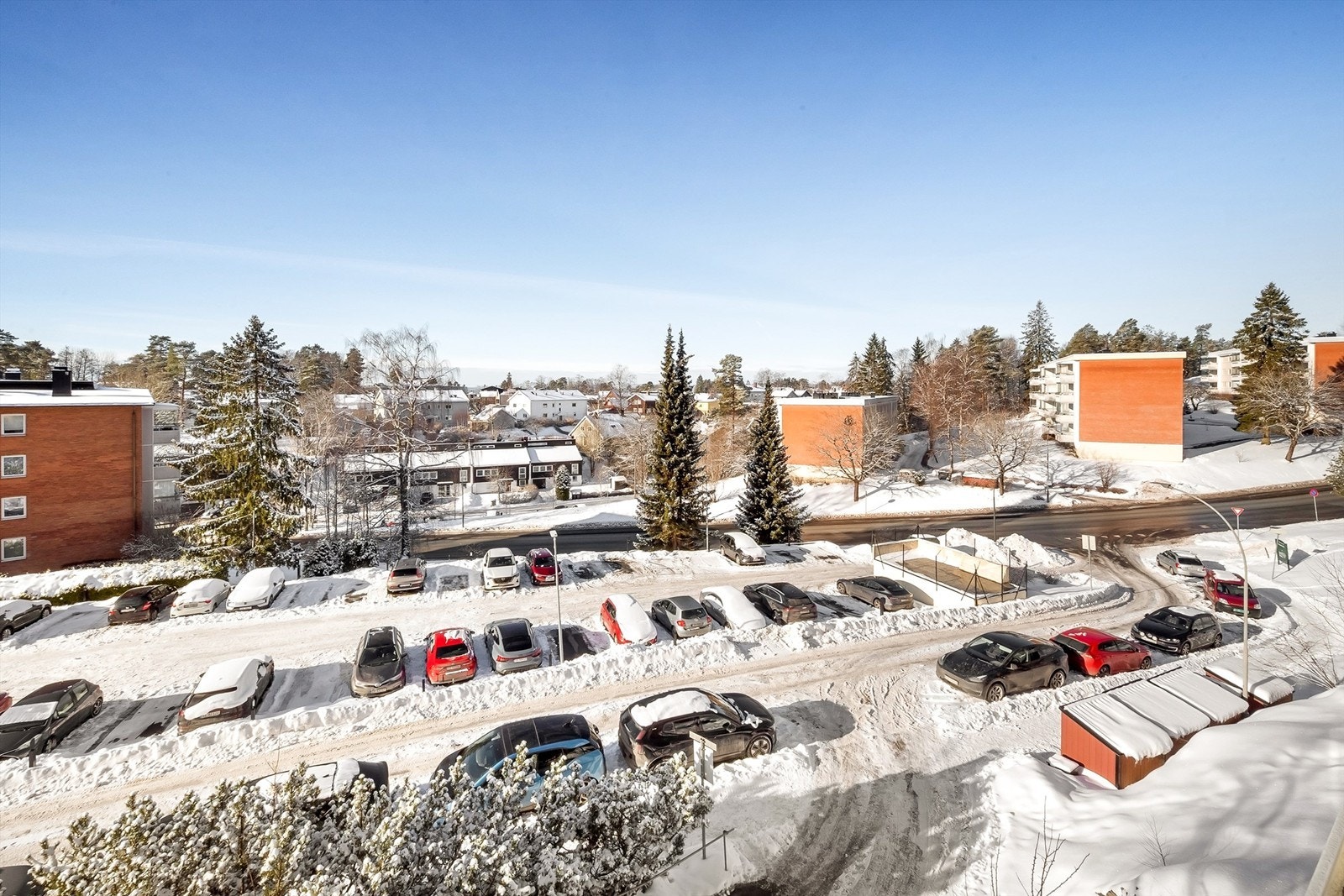 Leiligheten disponerer tre boder - én på loft og to i kjeller. Galleribilde