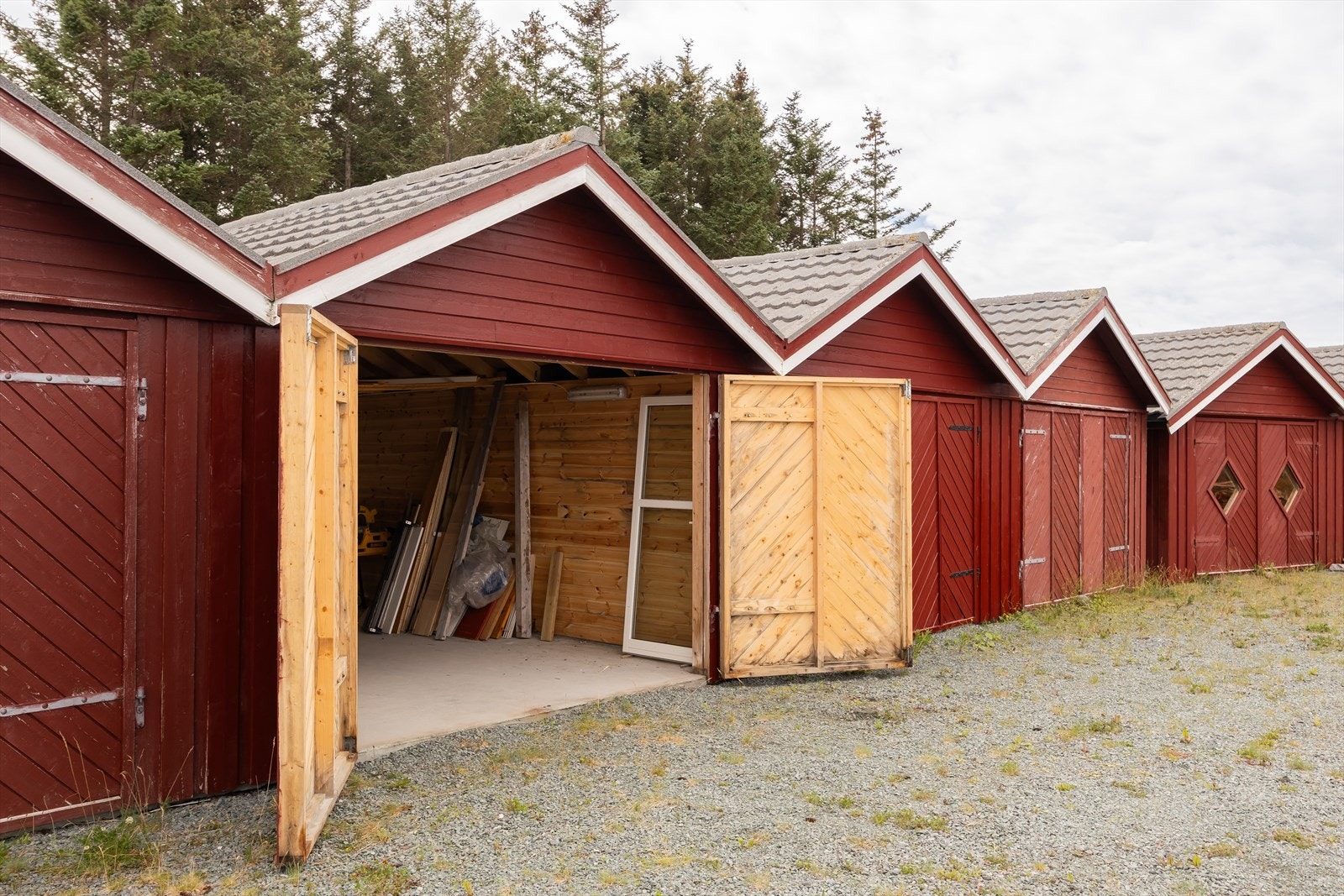 Naustet er 27 m² og kan disponeres fritt til eget bruk. Galleribilde