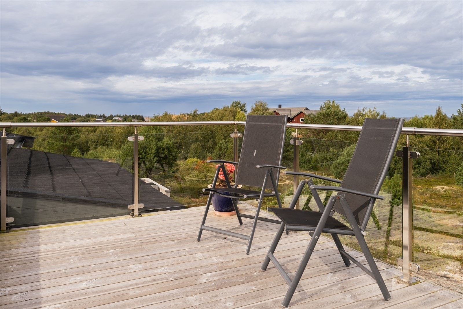 Nydelig takterrasse som tilfører hytten et ekstra løft. Galleribilde