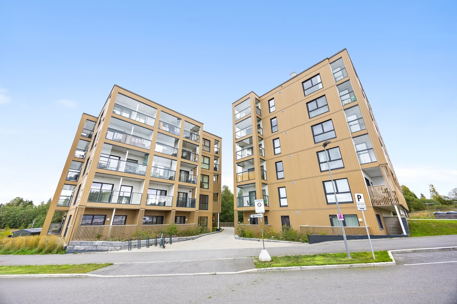 Med Rema 1000 og bussholdeplass innen et par minutters gange, er hverdagslogistikken enkel. Galleribilde