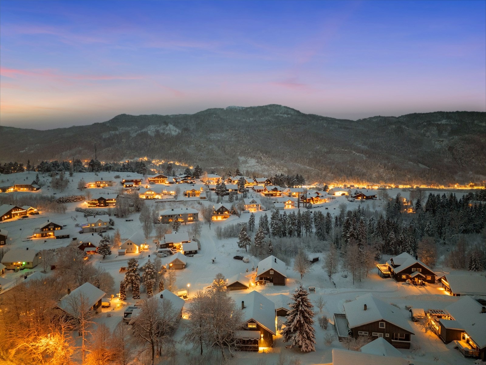 Rema 1000, Kiwi og Coop Extra er nærmeste dagligvarebutikker. Galleribilde