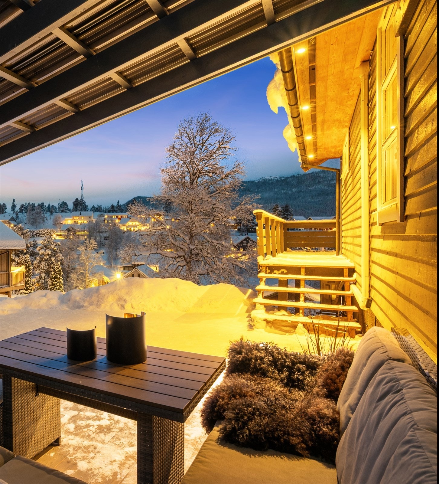 I 2020 ble det oppført en paviljong på terrassen, med tilrettelegging for jaquzzi. Taket gir en lun krok der livet utendørs nytes, selv på dager med ruskete vær. Galleribilde