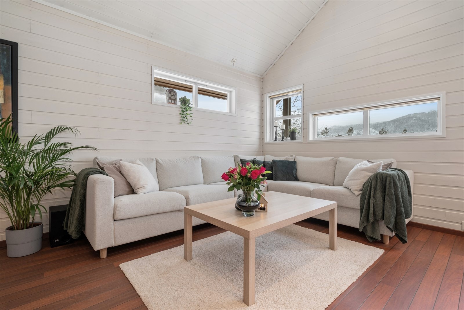 De lyse fargene gir en lett og livlig romfølelse. Galleribilde