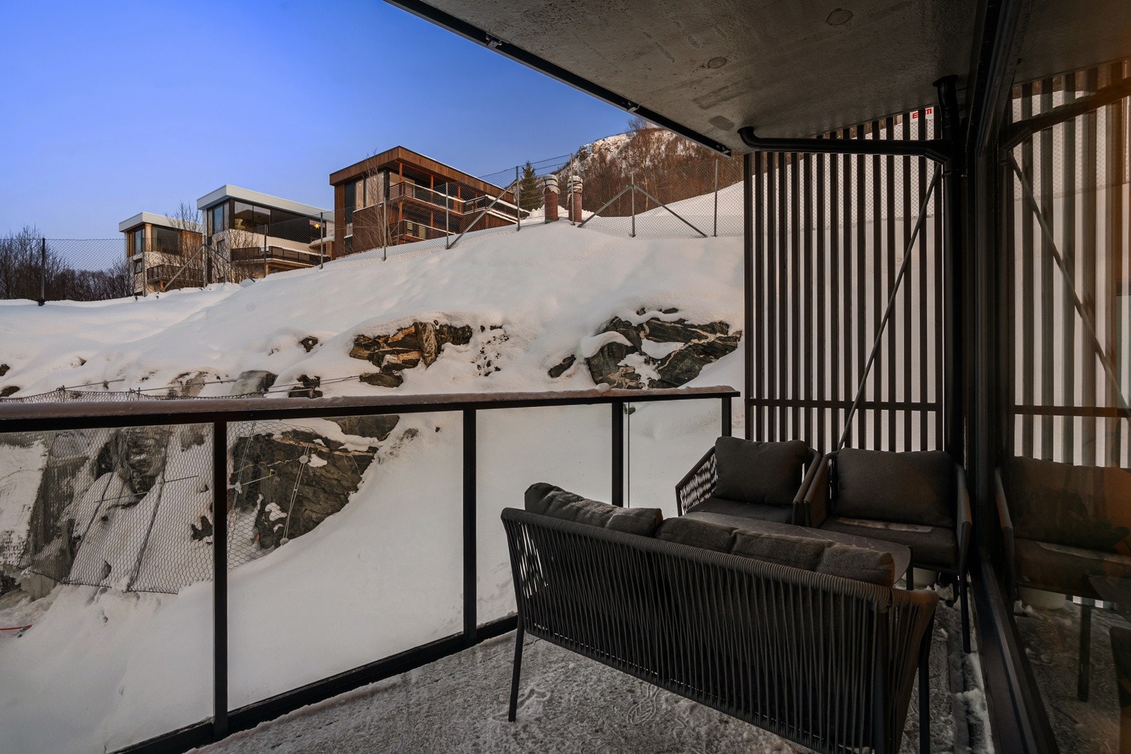 God plass for utemøbler, grill og beplantning til godværsdagene.