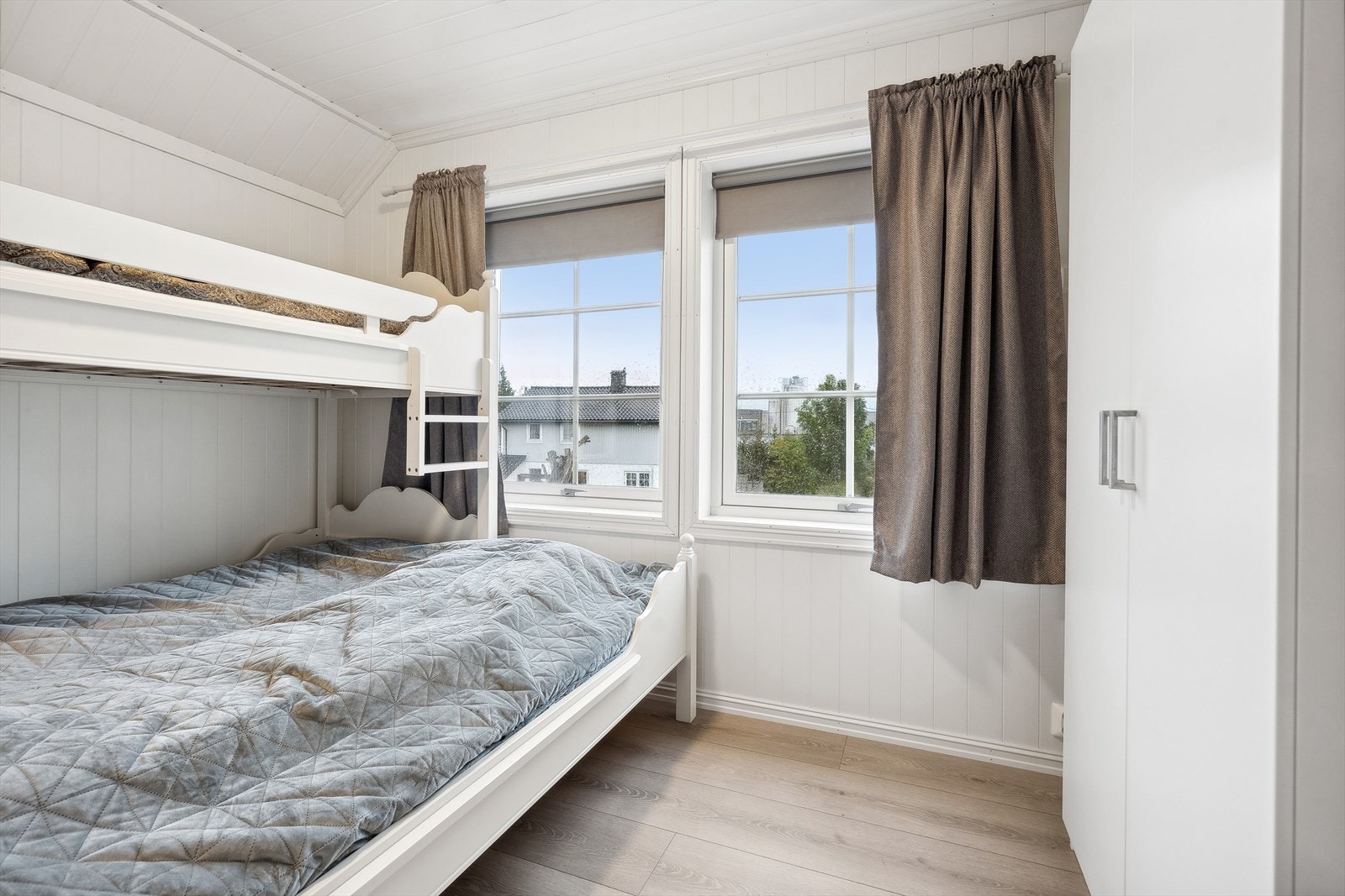 Soverom tre egner seg til barnerom/kontor. Galleribilde