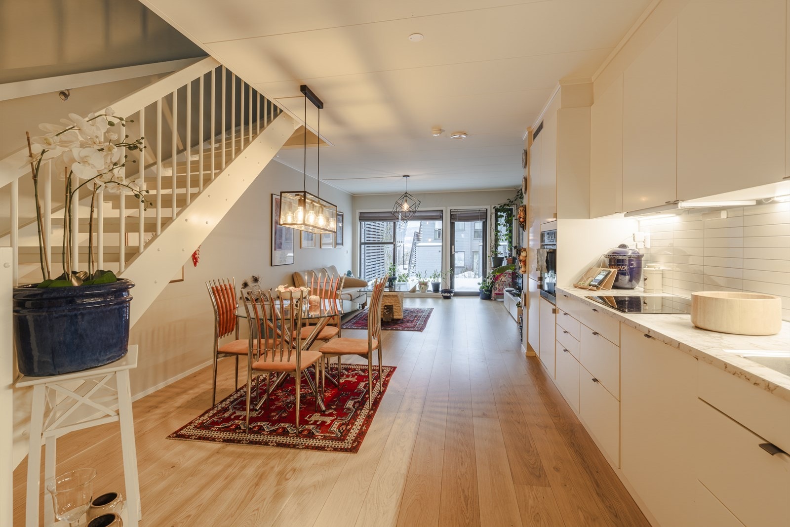 Stuen leder til terrasse på 11 kvm Galleribilde