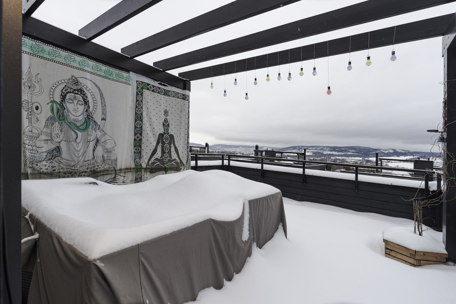 Takterrassen har overbygd pergola Galleribilde