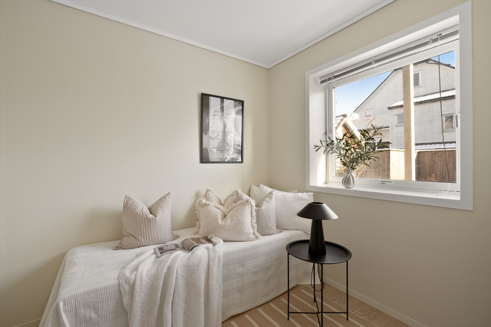 Her slipper vinduet inn rikelig med dagslys. Galleribilde