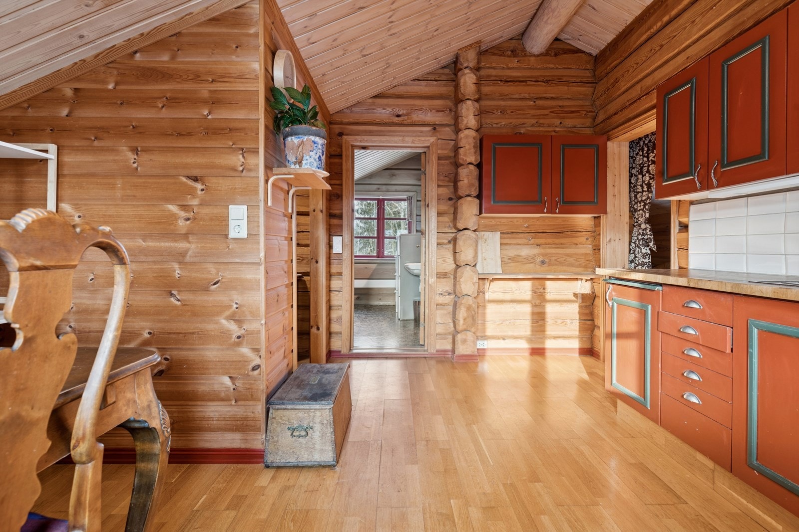 Her kan du gå videre til rommet som er innredet som et bad. Galleribilde