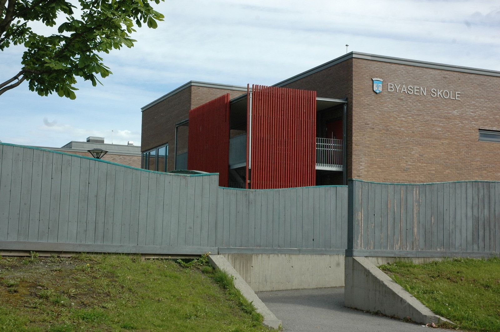 Boligen sogner til Byåsen barneskole og Ugla ungdomsskole. Galleribilde