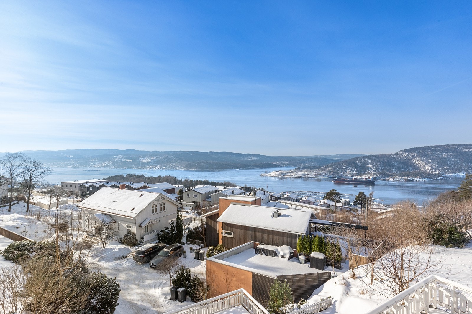 Beliggenheten gir gangavstand til både sjøliv og Drøbak sentrum. Galleribilde