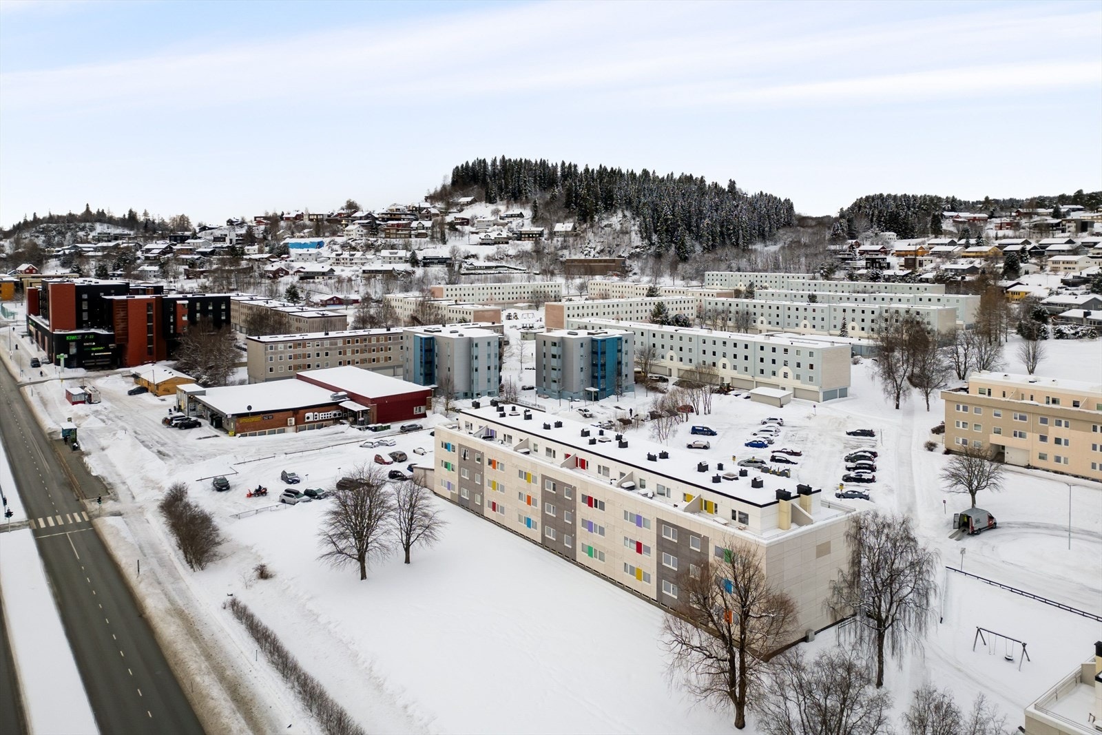 Borettslaget har store flotte fellesarealer beboerne kan benytte seg av. I regi av borettslaget har det blitt gjort rørfornying av hele bygget. Galleribilde