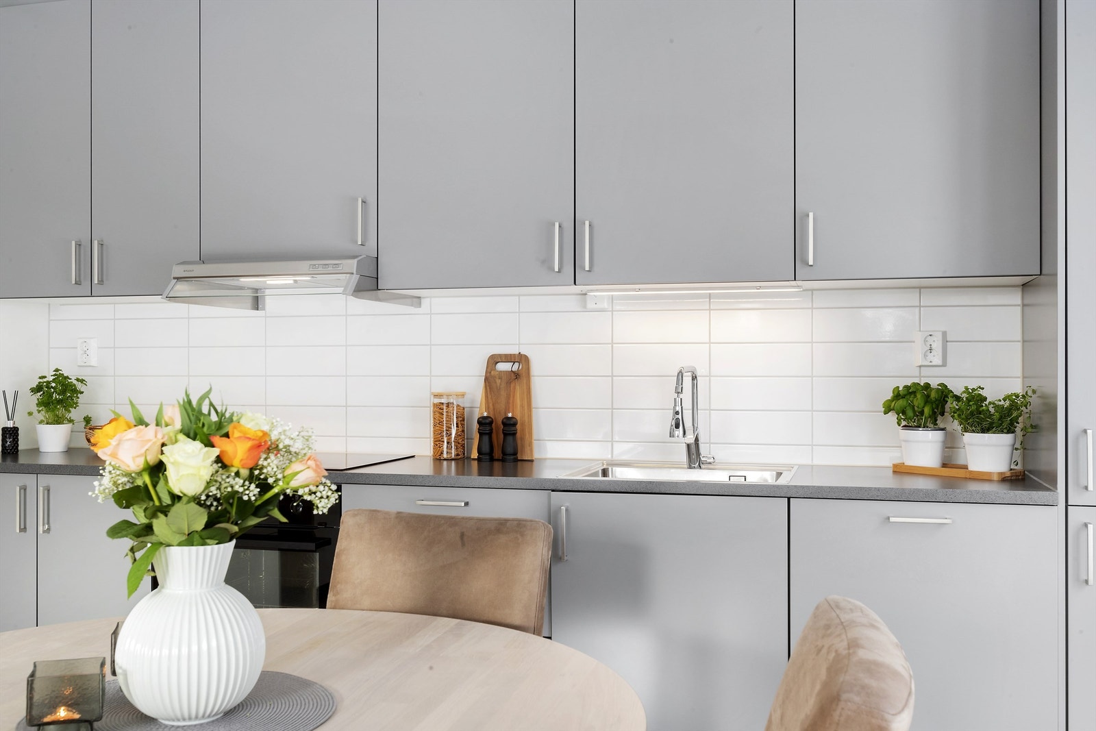 Det finnes både lekkasjestopper og komfyrvakt for økt sikkerhet Galleribilde