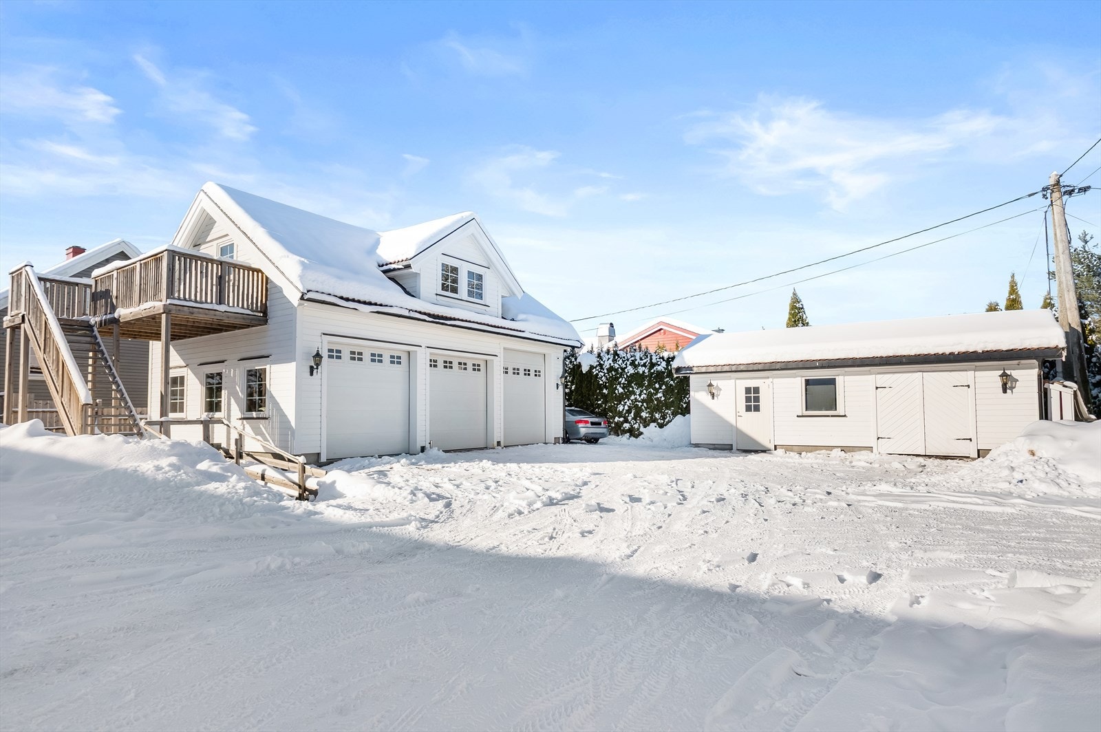 Bilene kan parkeres i boligens garasje eller på egen tomt. Galleribilde