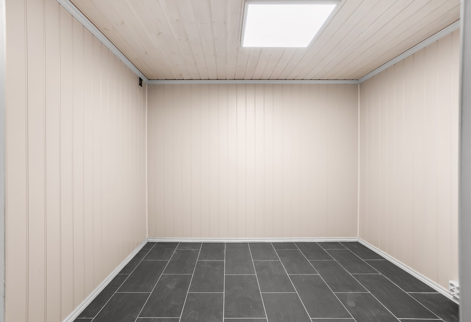 Det er godt med lagringsplass i flere boder. Galleribilde