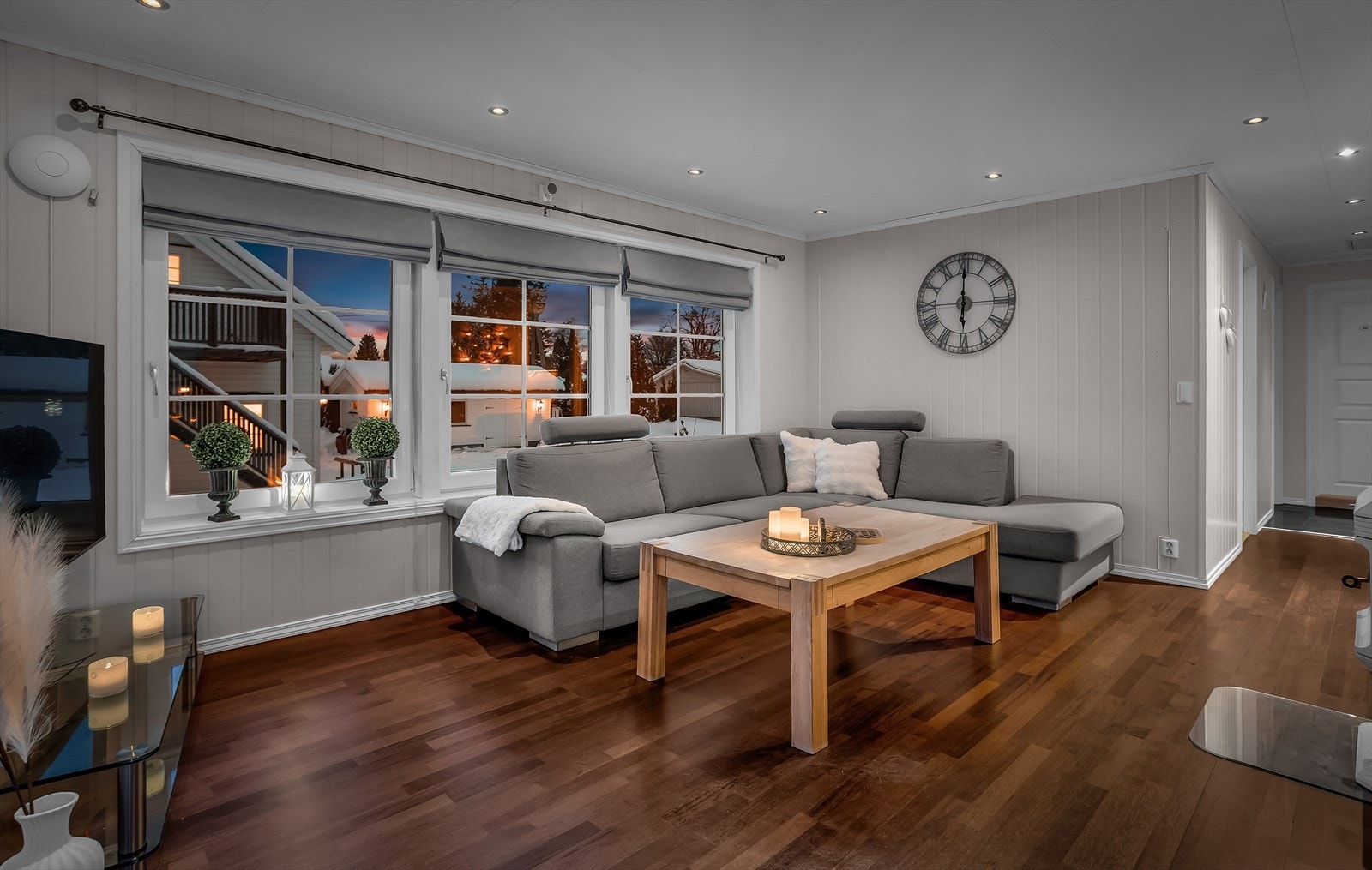 Vinduene i boligen har 3-lags isolerglass og ble montert i perioden 2010/11. Galleribilde