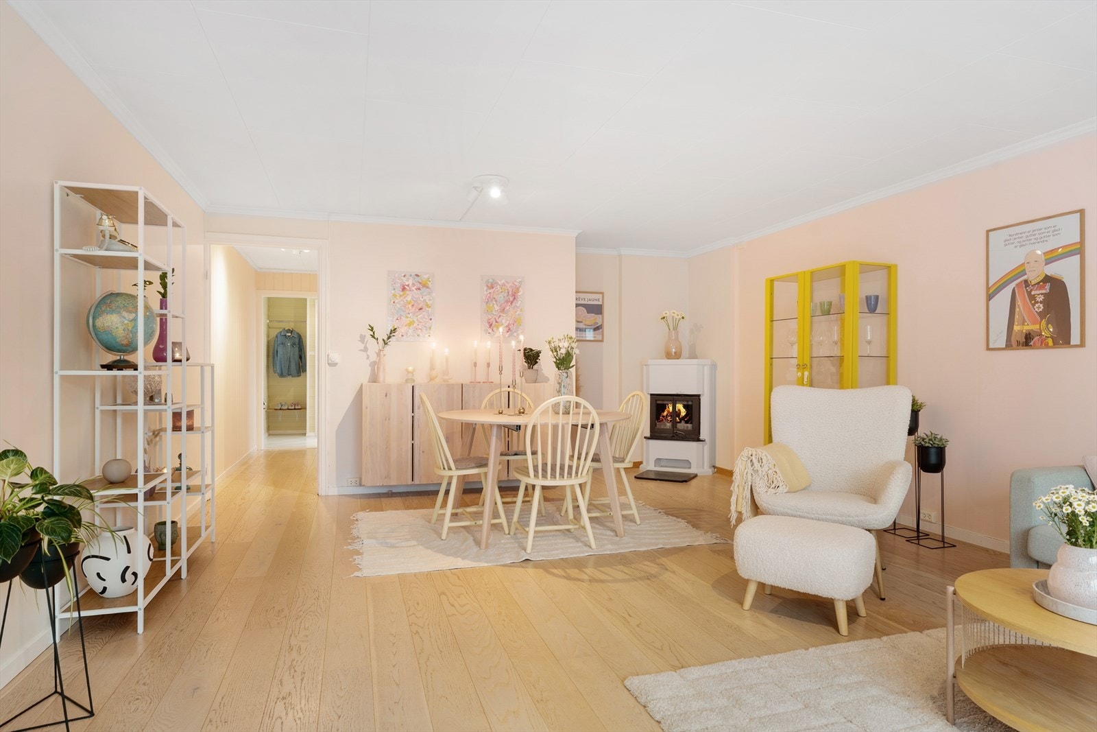 Gjennomført og lekkert rekkehus med god planløsning Galleribilde