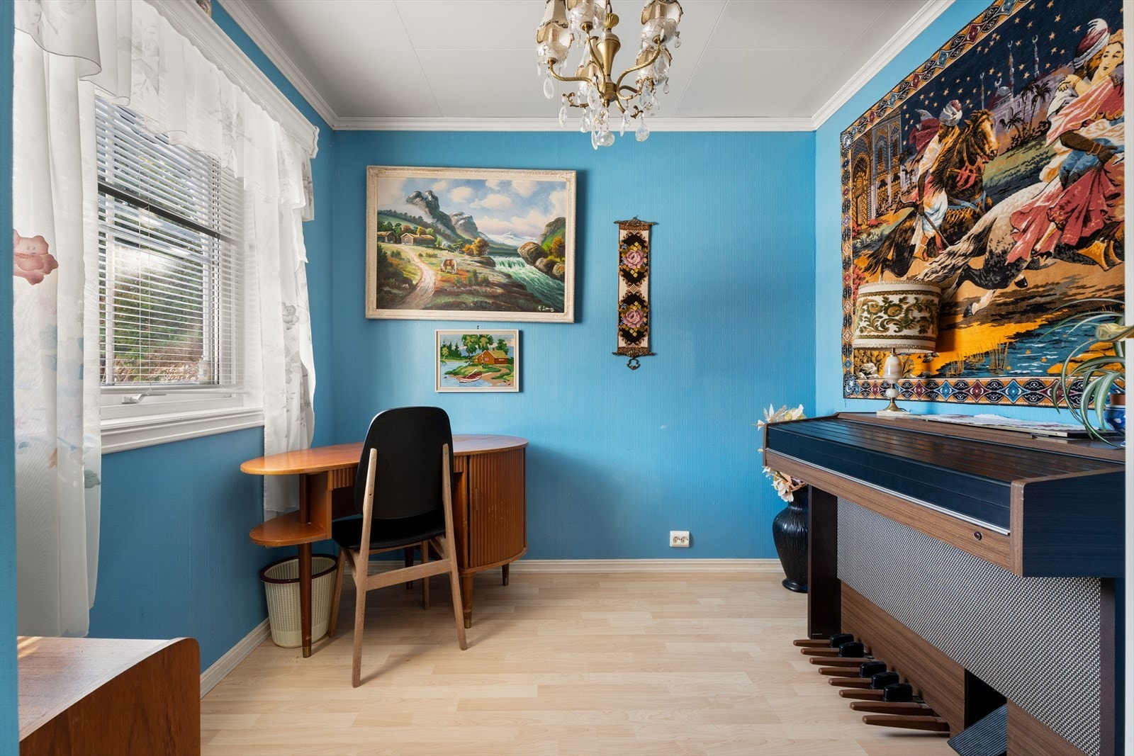 Boligens andre soverom, ideelt som barnerom, gjesterom eller kontor. Galleribilde