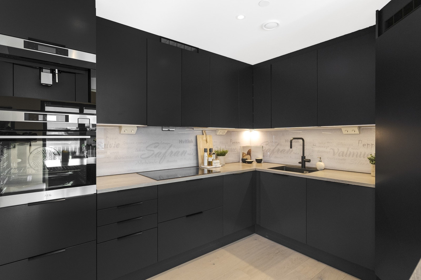 Integrerte hvitevarer på kjøkken medfølger. Galleribilde