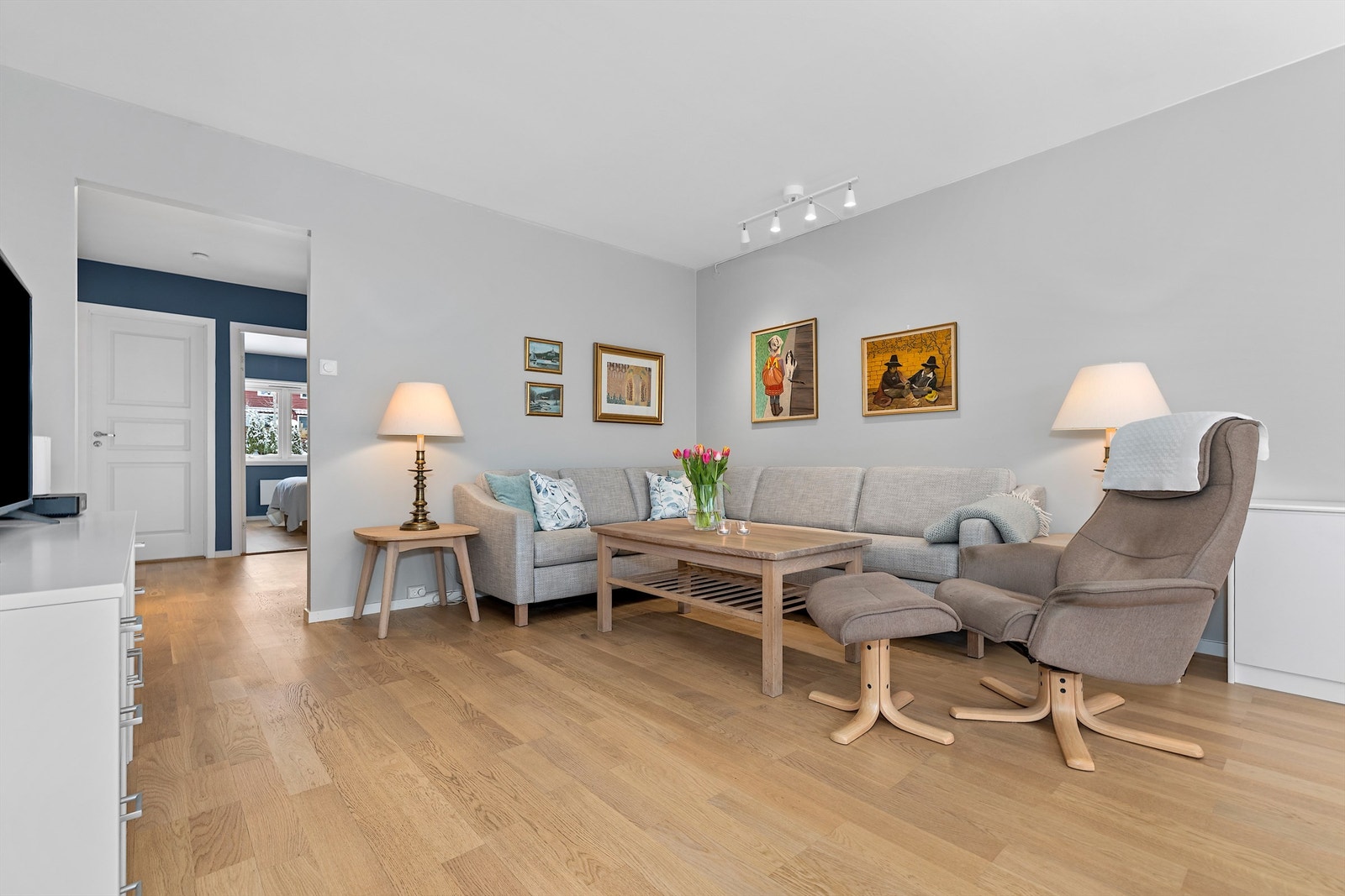 Nytt parkettgulv i stuen fra 2021. Galleribilde