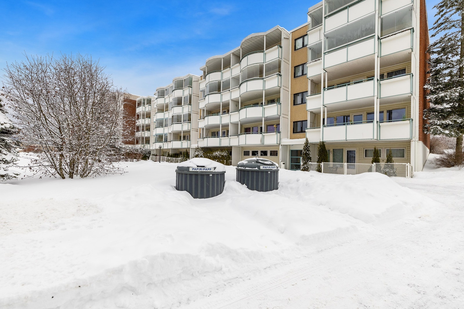 Fellesutgiftene inkluderer parkering, og det er mulighet for å montere ladeboks. Galleribilde