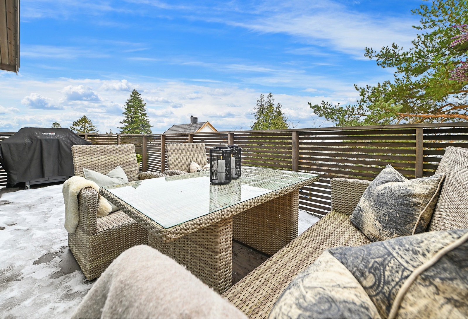 Verandaen er skjermet for innsyn Galleribilde