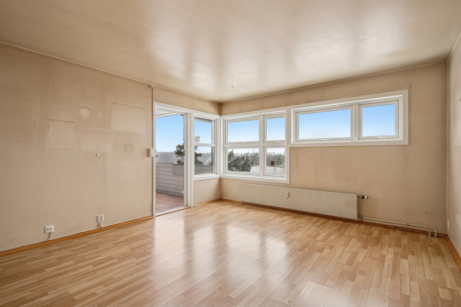 Velkommen til en 2-roms toppleilighet med stort potensiale på Toppåsen! Galleribilde