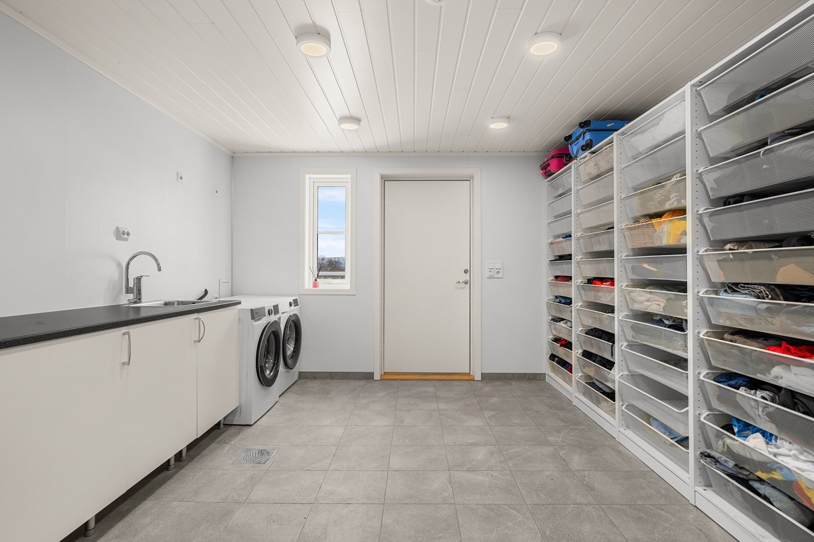 Vaskerom Galleribilde