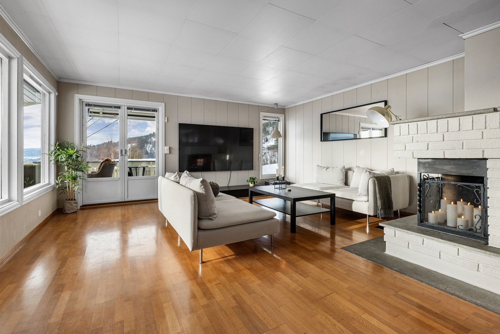 Her er det peis som bidrar med både varme og hygge. Galleribilde