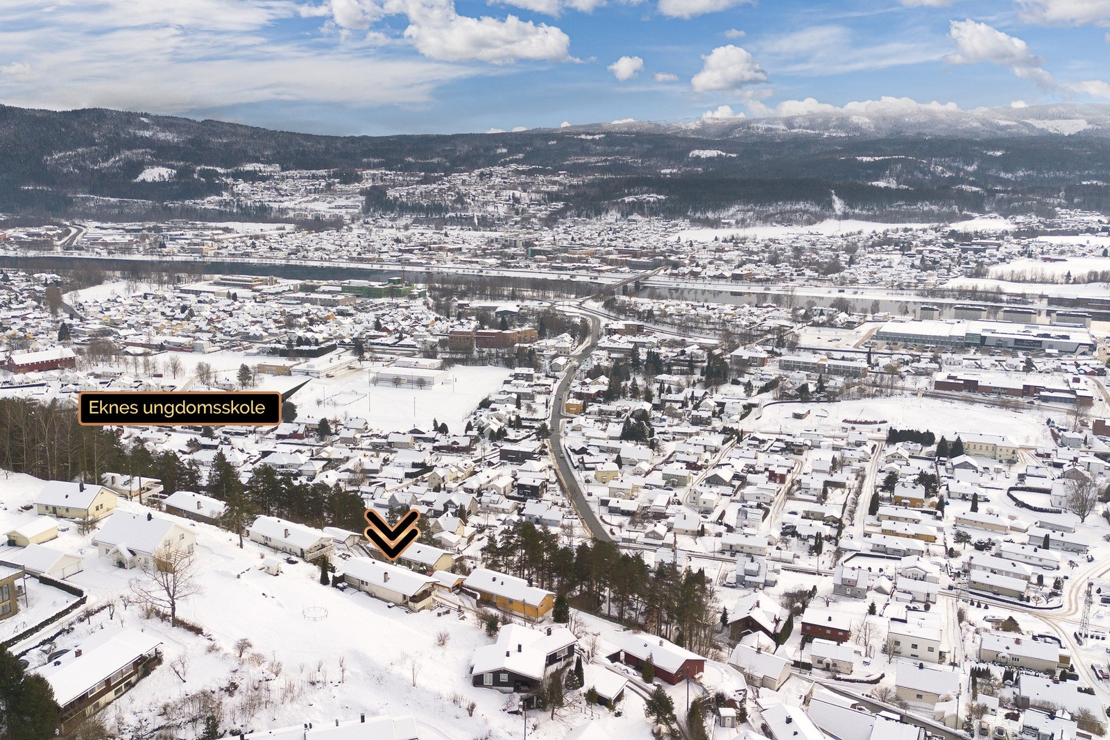 Årbogen er ikke lang unna med badeplass, sandvolleyball, tennisbaner, fotballbaner, offroad sykling, skiløpyer, skog og mark. Galleribilde