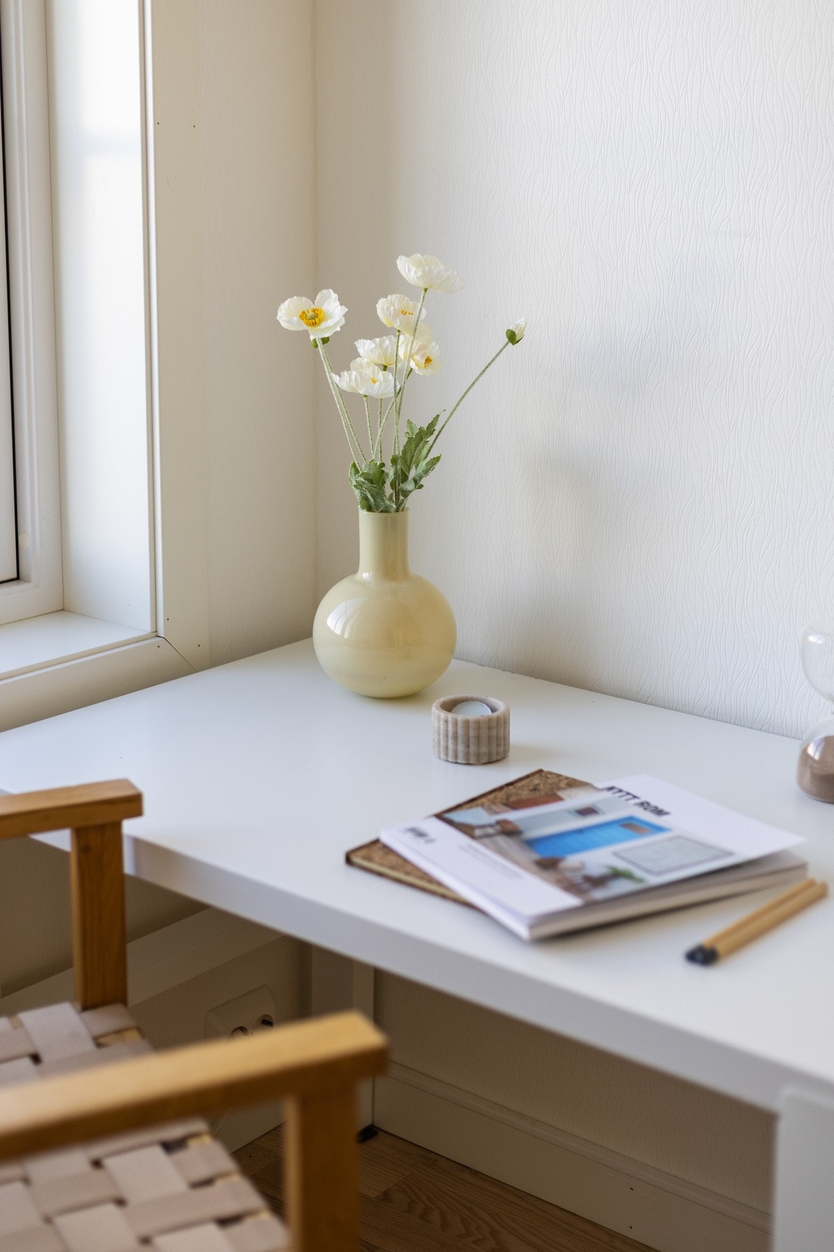 Har du skolebarn, er student eller har hjemmekontor? her er det god plass til skrivebord. Galleribilde