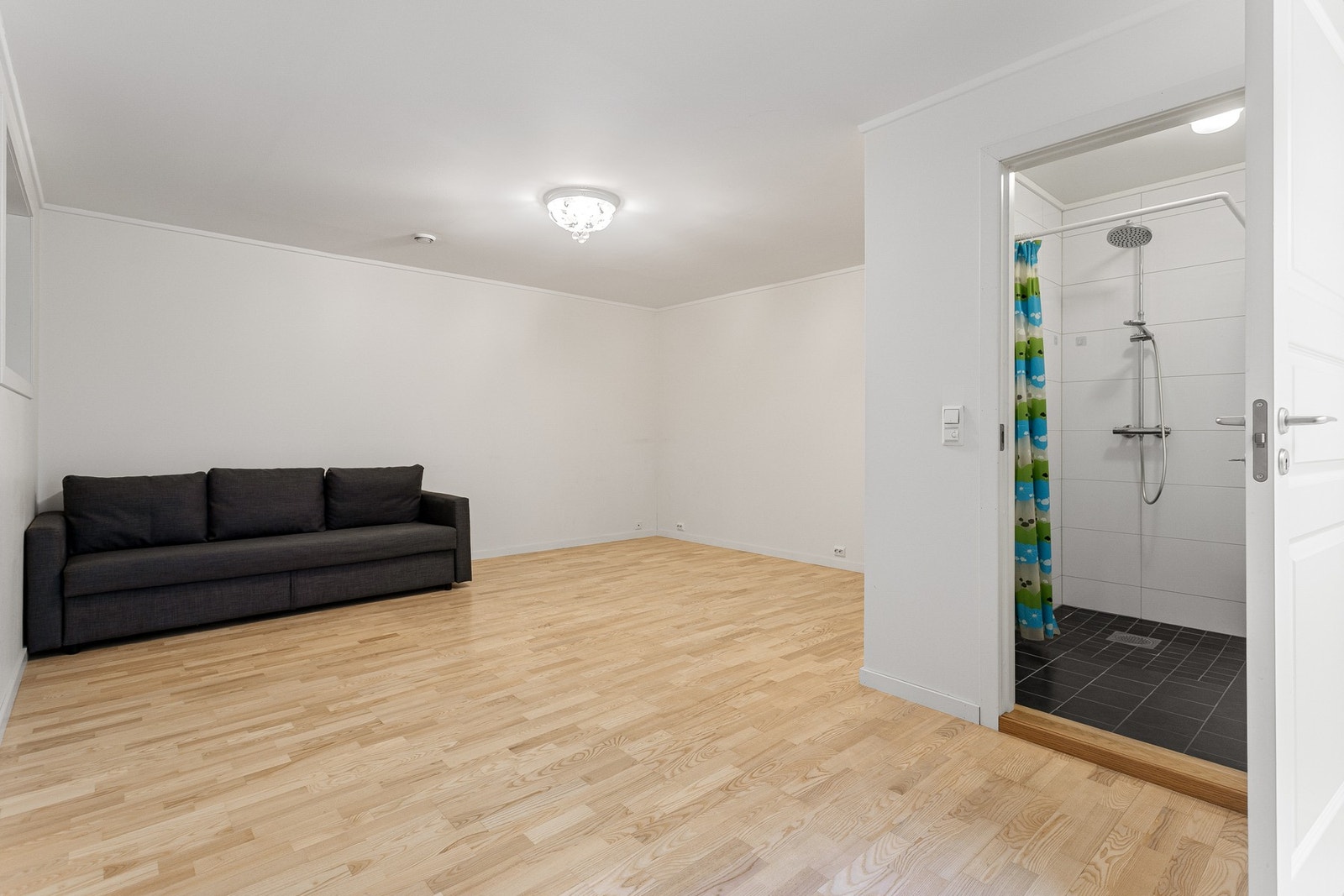 Ved å sette opp et kjøkken vil det kunne være fine muligheter for hybeldel som kan gi skattefrie inntekter. Galleribilde