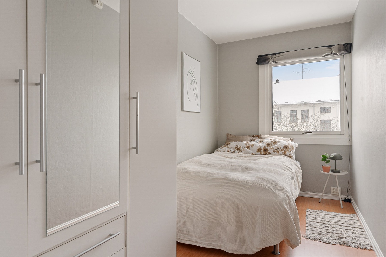 Boligen har to soverom på 7,5 kvm Galleribilde