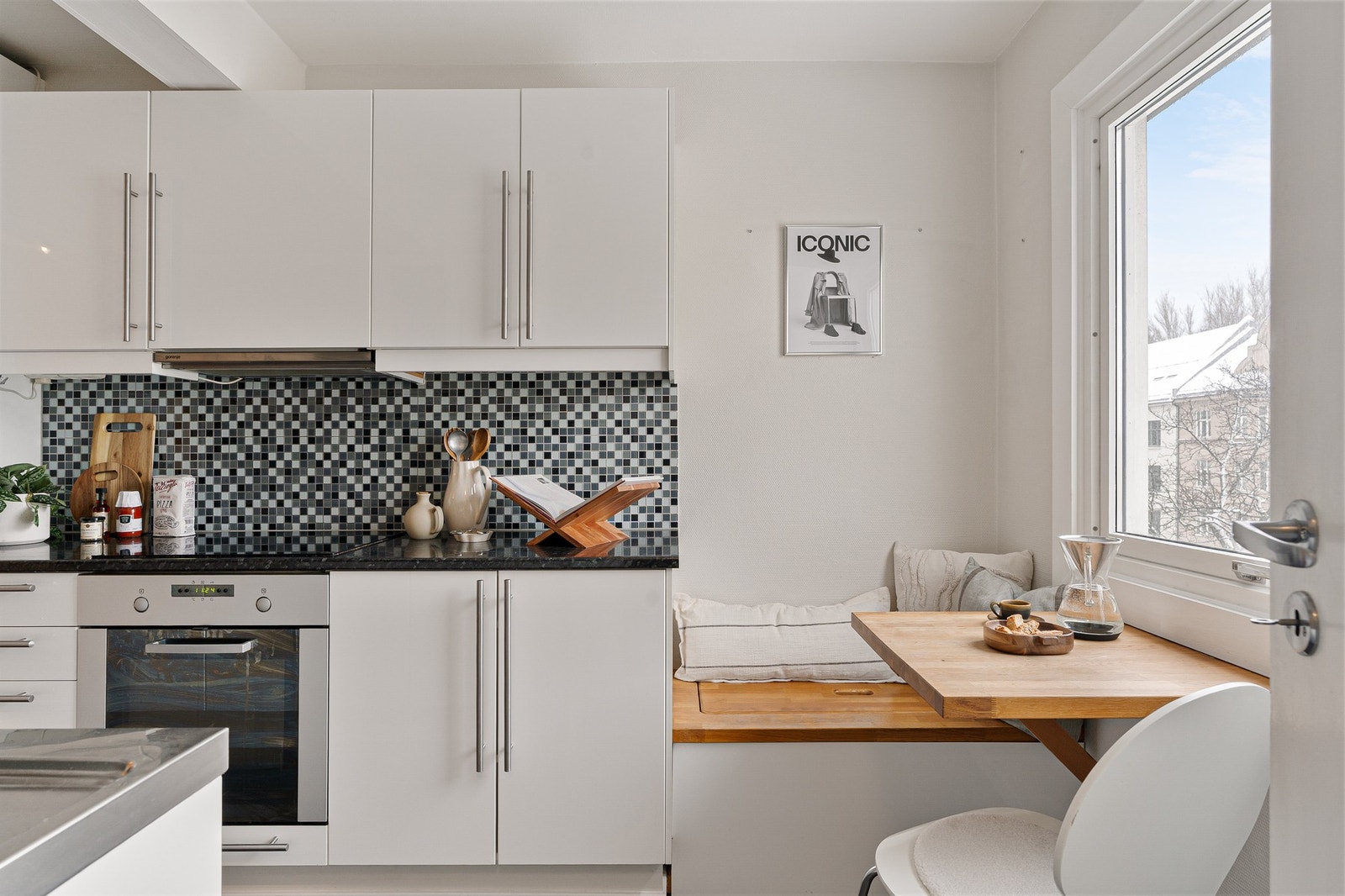 Smart plassbygd benk med oppbevaring Galleribilde