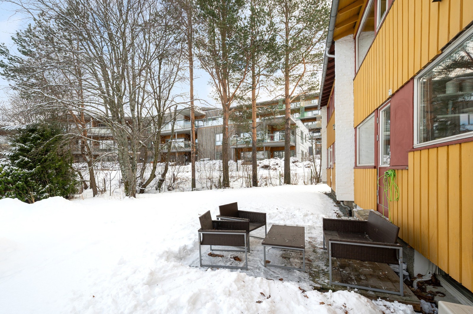 Her kan man nyte morgenkaffen eller gode måltider i rolige omgivelser. Galleribilde