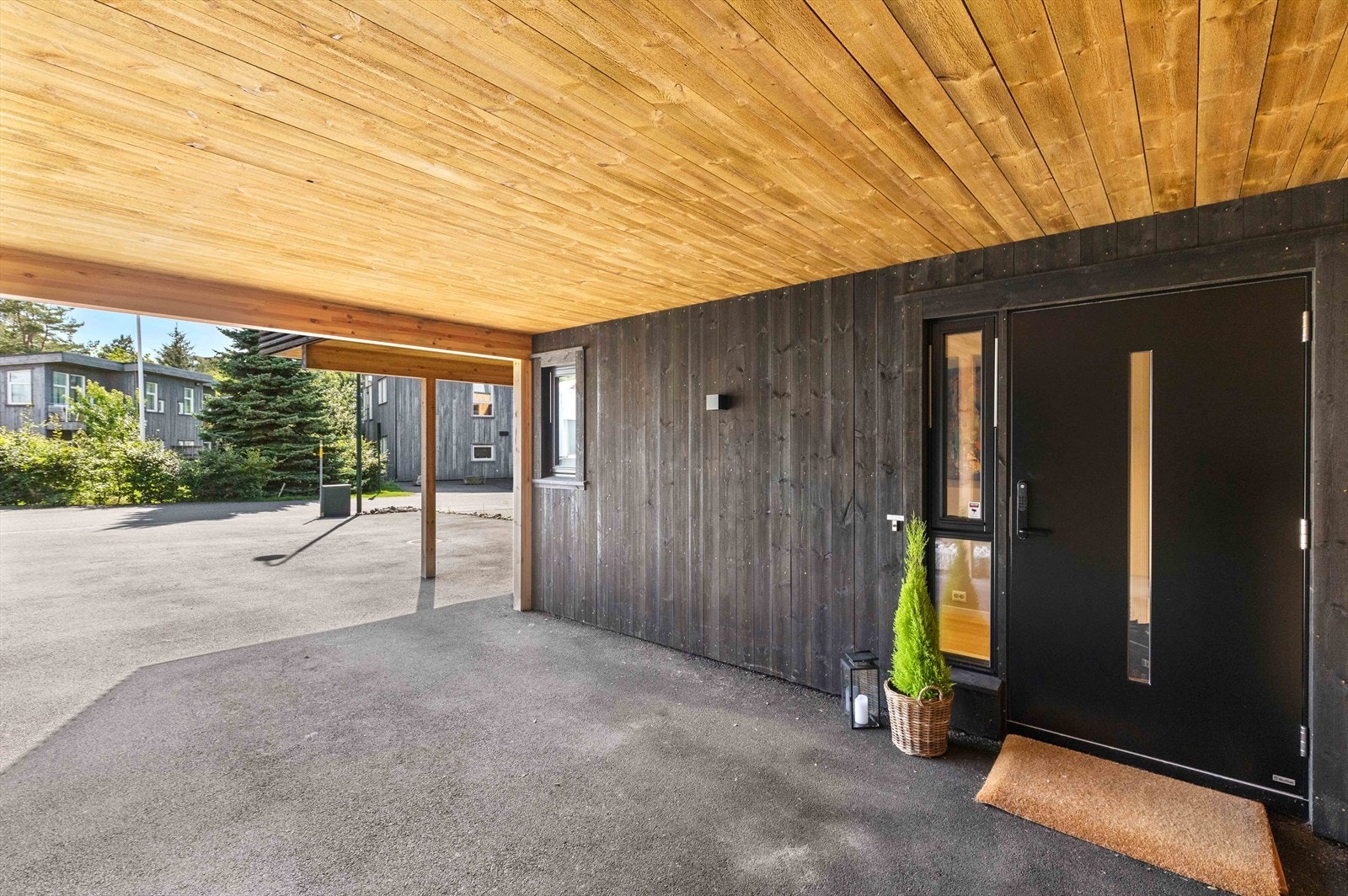 Asfaltert gårdsplass Galleribilde