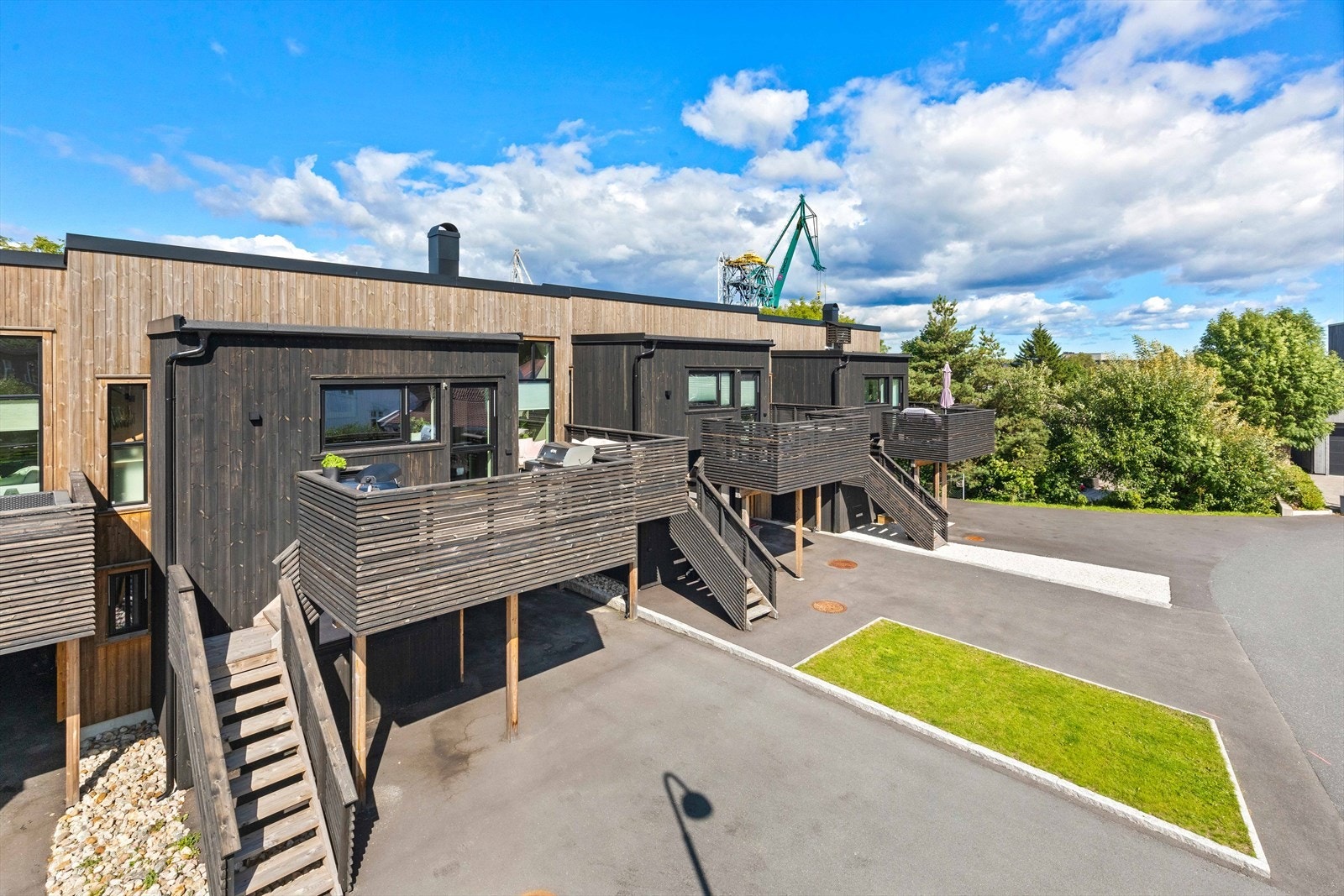 Fasade - barnevennlig og solrik beliggenhet Galleribilde